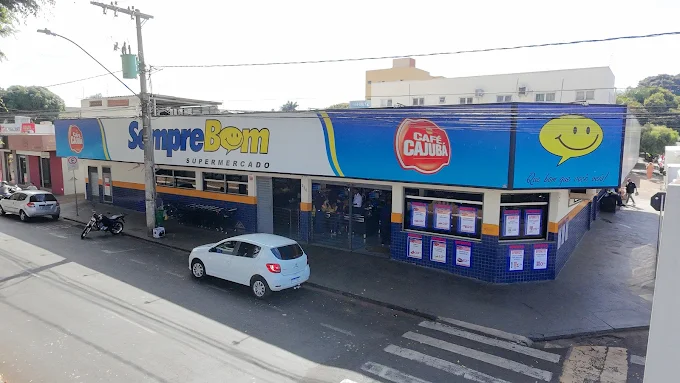 Fachada da Unidade Roosevelt do Sempre Bom Supermercados